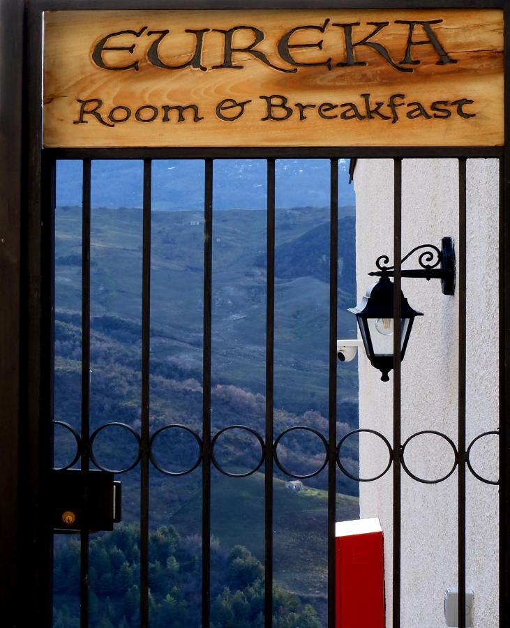 Eureka Room & Breakfast ปิเอตราเปอร์โตซา ภายนอก รูปภาพ